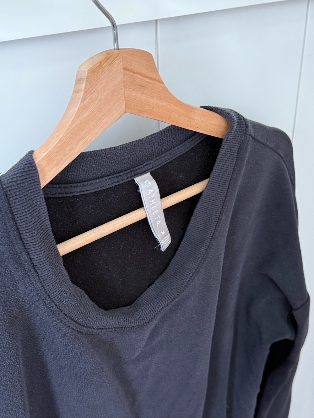 Athleta Women's Black Scoop Neck Sweatshirt